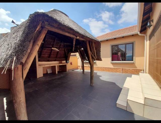 3 BEDROOM HOUSE FOR SALE IN HUGHES